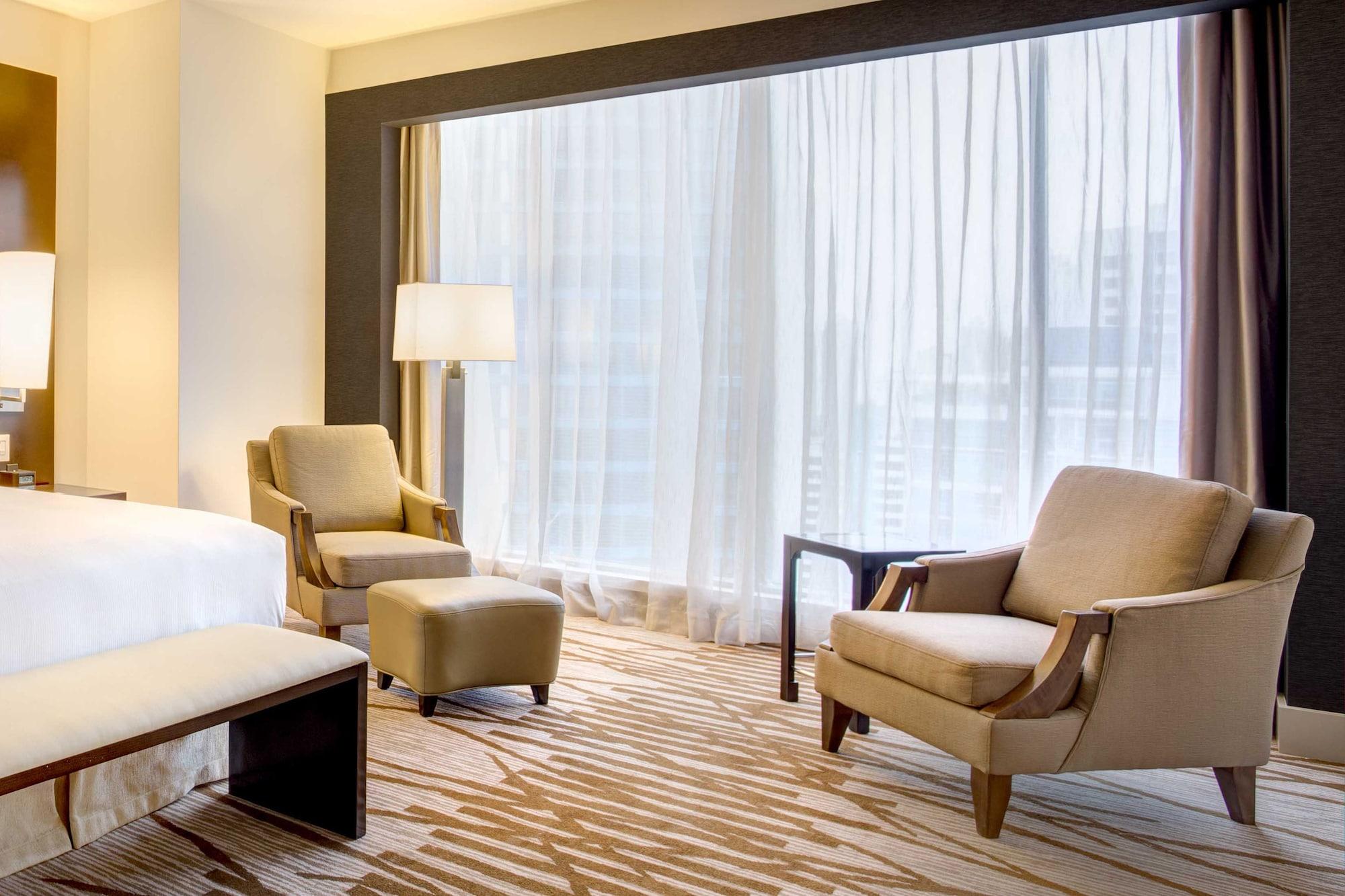 Hilton Hotel 4*